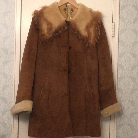 Beautiful Suede Shearling with gorgeous collar- size medium - Picture 1 of 8